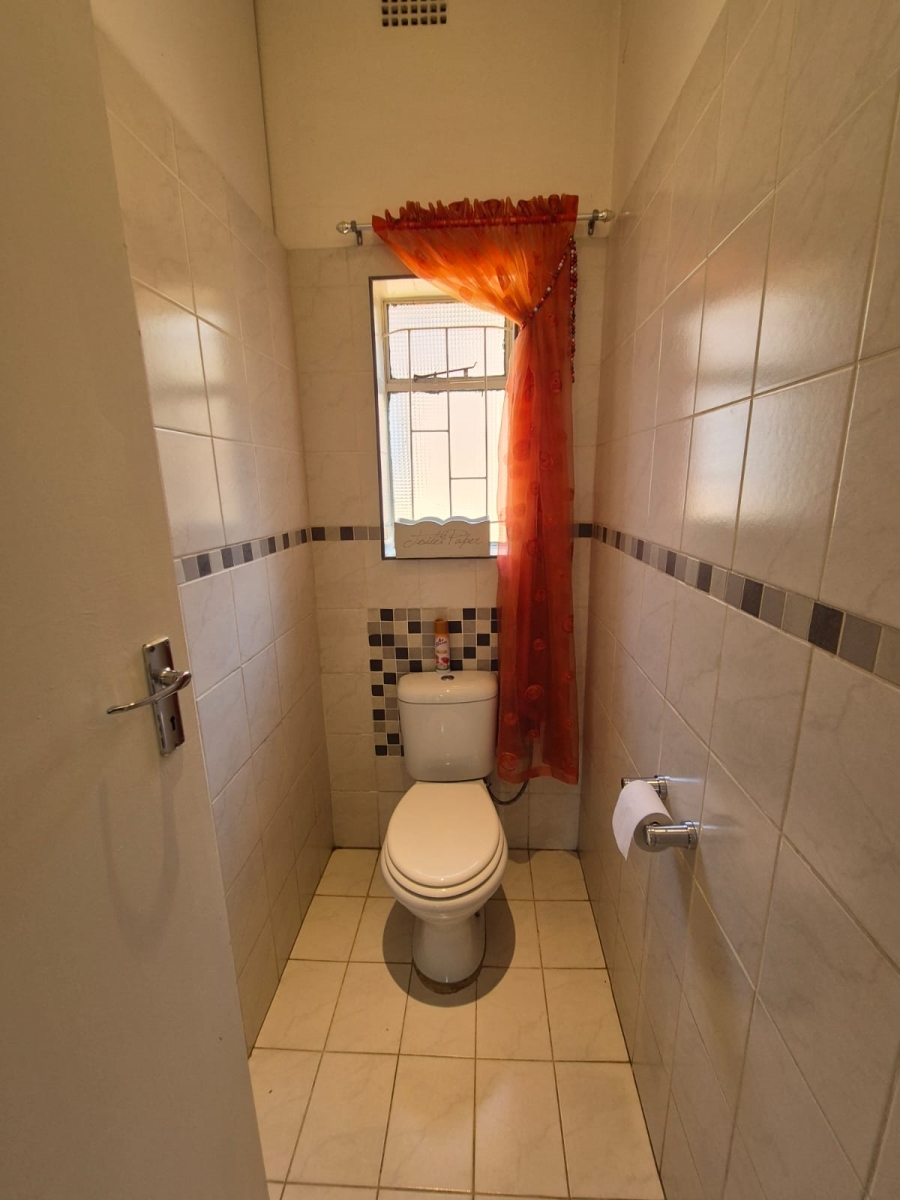 4 Bedroom Property for Sale in Houtkop A H Gauteng