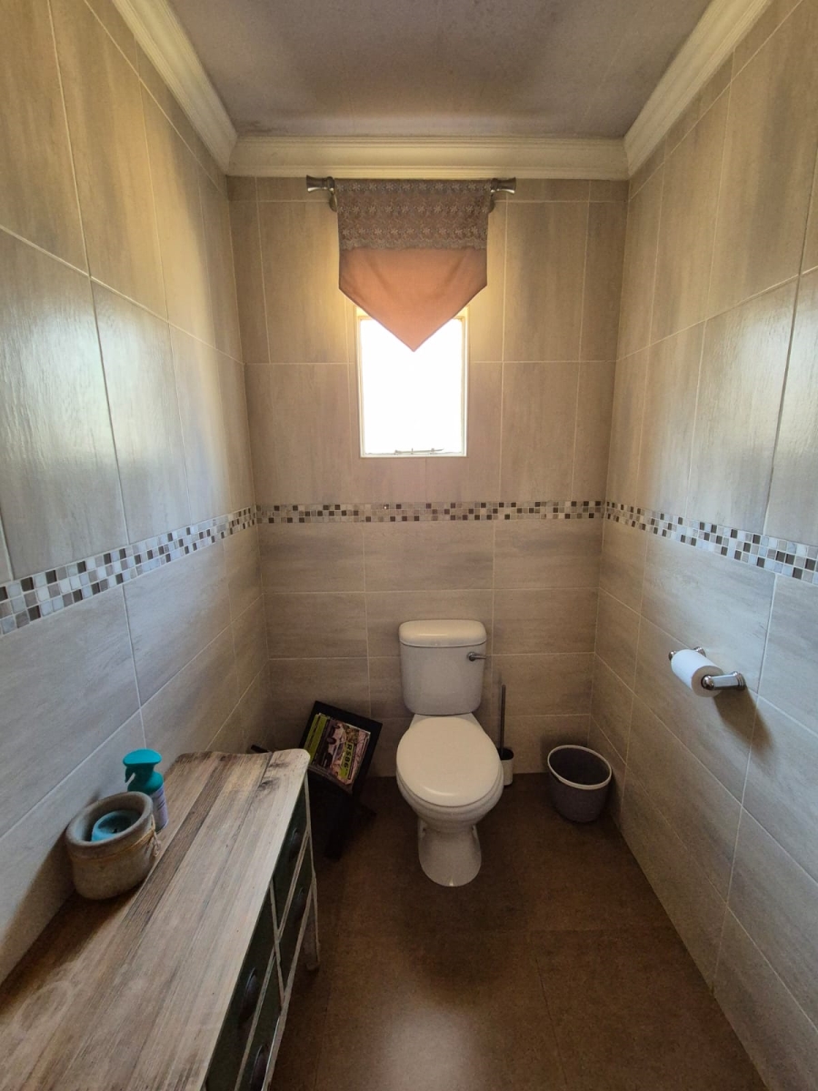 4 Bedroom Property for Sale in Houtkop A H Gauteng