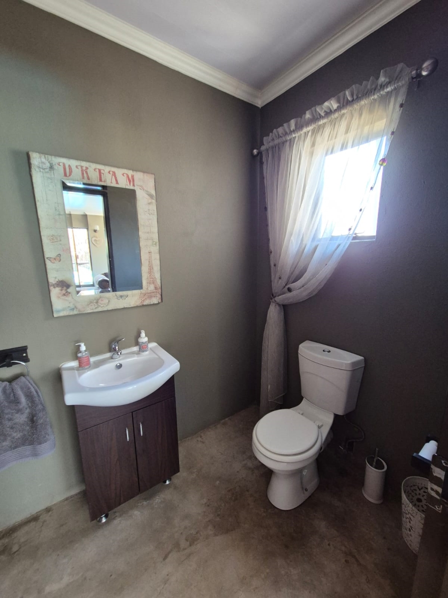 4 Bedroom Property for Sale in Houtkop A H Gauteng