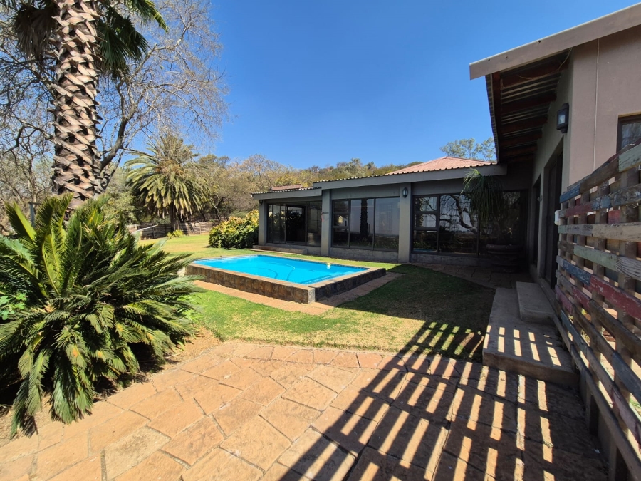 4 Bedroom Property for Sale in Houtkop A H Gauteng