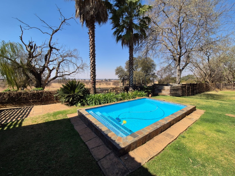 4 Bedroom Property for Sale in Houtkop A H Gauteng