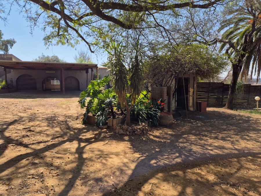4 Bedroom Property for Sale in Houtkop A H Gauteng