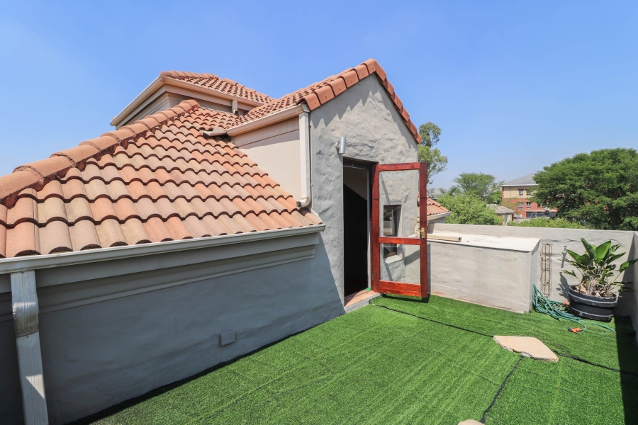 1 Bedroom Property for Sale in Sunninghill Gauteng