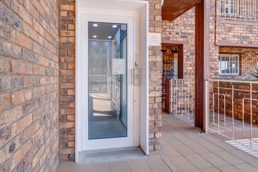 2 Bedroom Property for Sale in Bryanston Gauteng