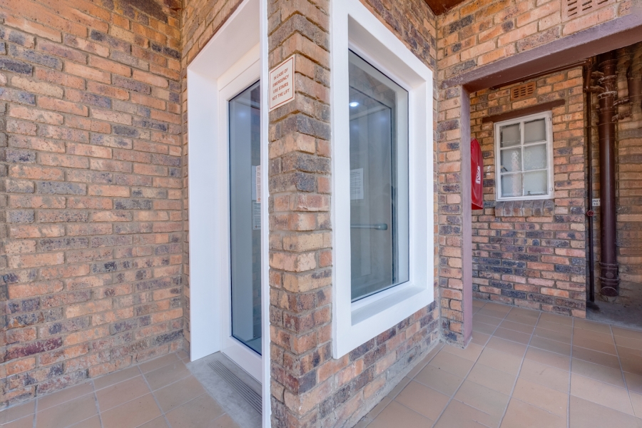 2 Bedroom Property for Sale in Bryanston Gauteng