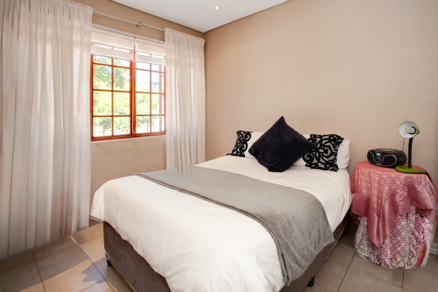 2 Bedroom Property for Sale in Bryanston Gauteng