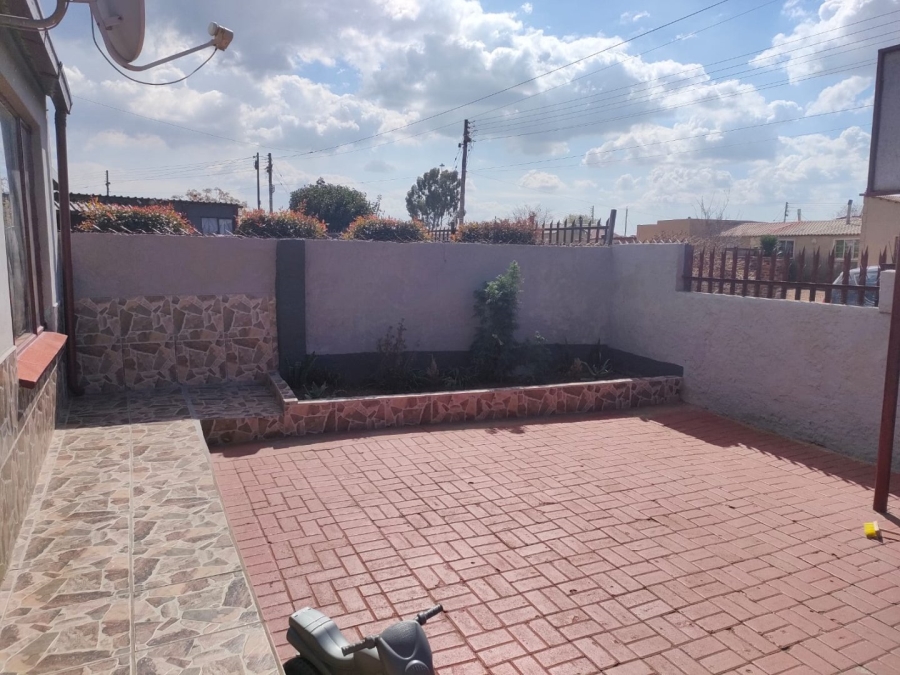 2 Bedroom Property for Sale in Toekomsrus Gauteng
