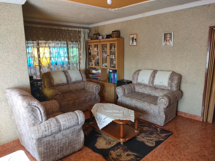 2 Bedroom Property for Sale in Toekomsrus Gauteng