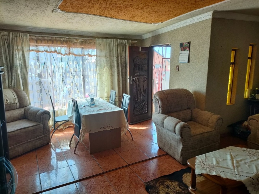 2 Bedroom Property for Sale in Toekomsrus Gauteng