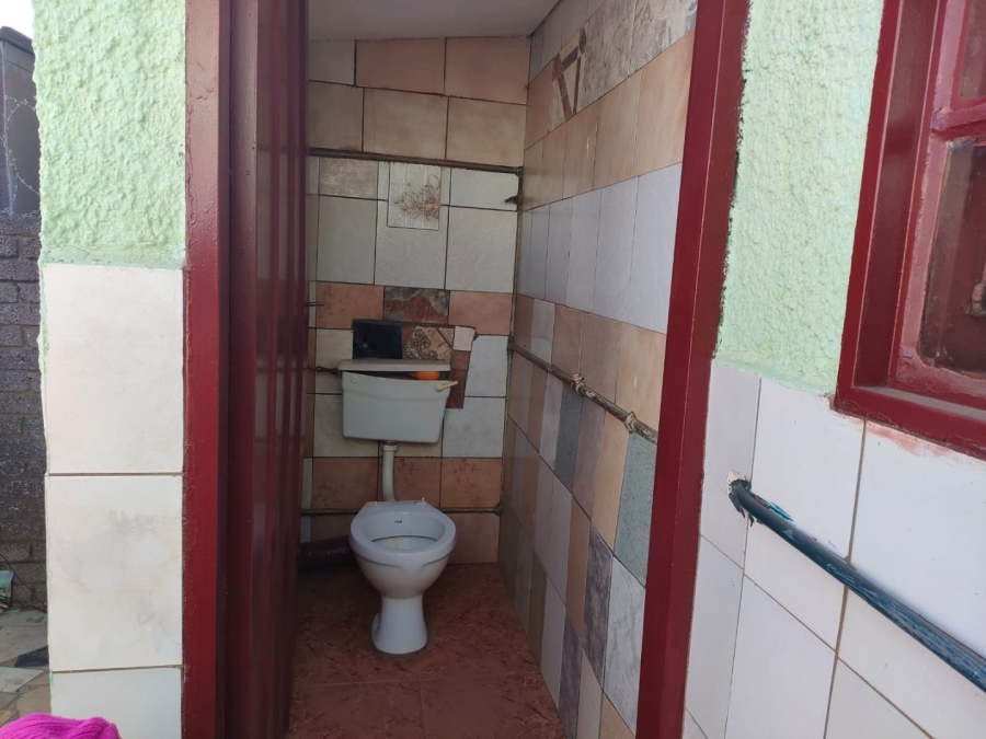 2 Bedroom Property for Sale in Toekomsrus Gauteng