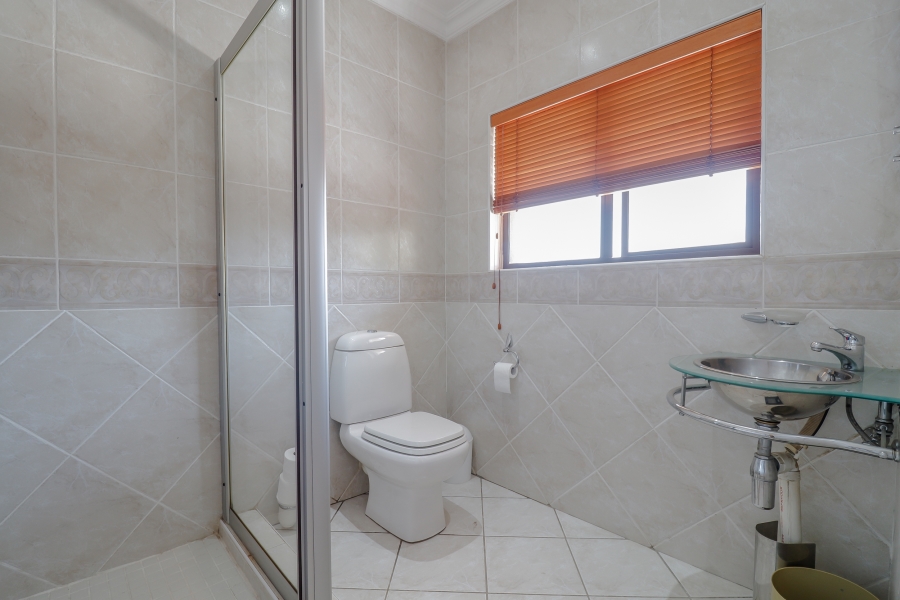 4 Bedroom Property for Sale in Blue Valley Golf Estate Gauteng