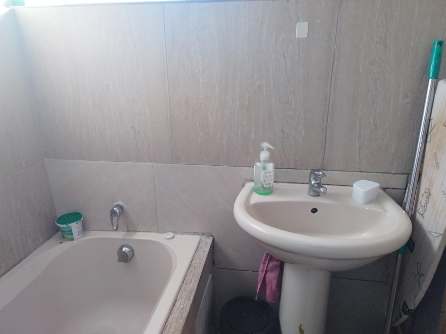 2 Bedroom Property for Sale in Pretoria West Gauteng