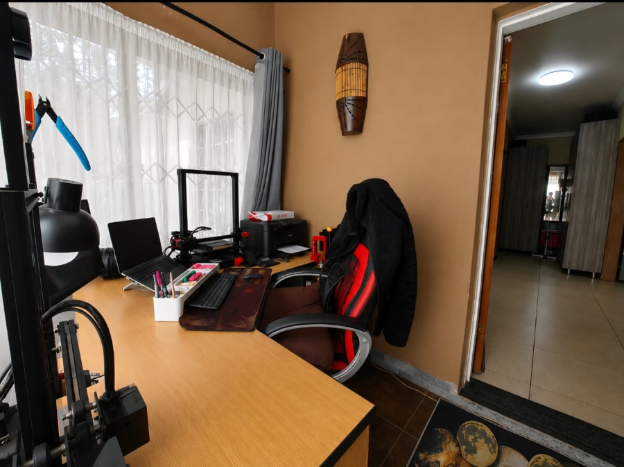 3 Bedroom Property for Sale in Rothdene Gauteng