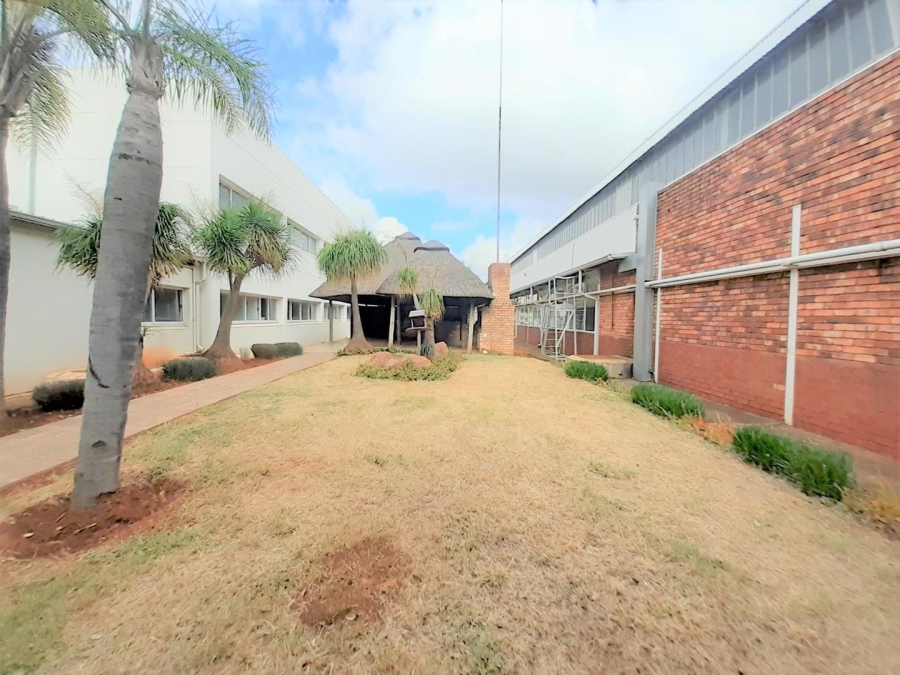To Let Commercial Property for Rent in Rosslyn Gauteng