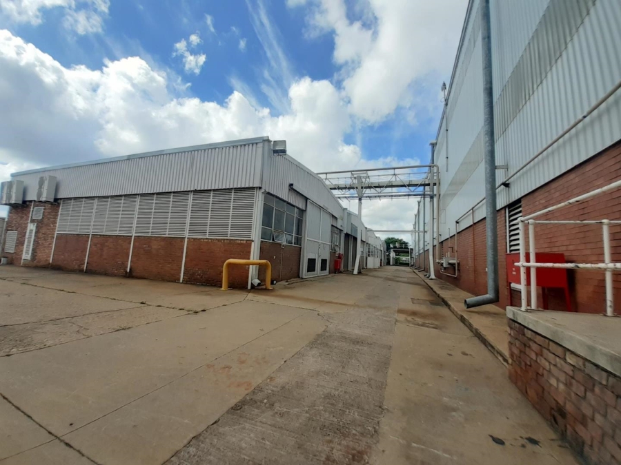 To Let Commercial Property for Rent in Rosslyn Gauteng