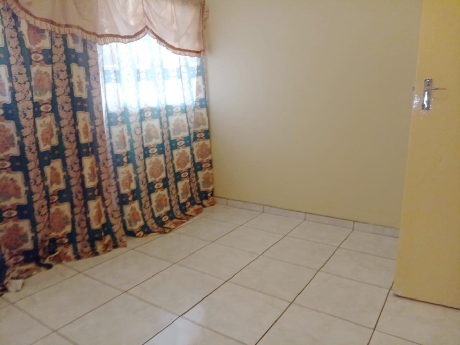 2 Bedroom Property for Sale in Vanderbijlpark CW 3 Gauteng