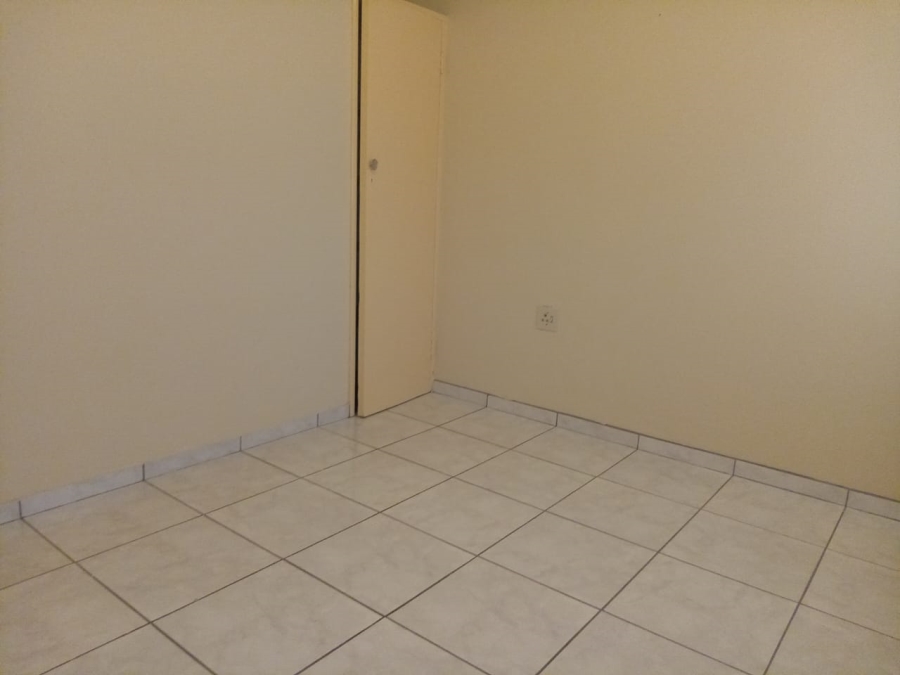 2 Bedroom Property for Sale in Vanderbijlpark CW 3 Gauteng