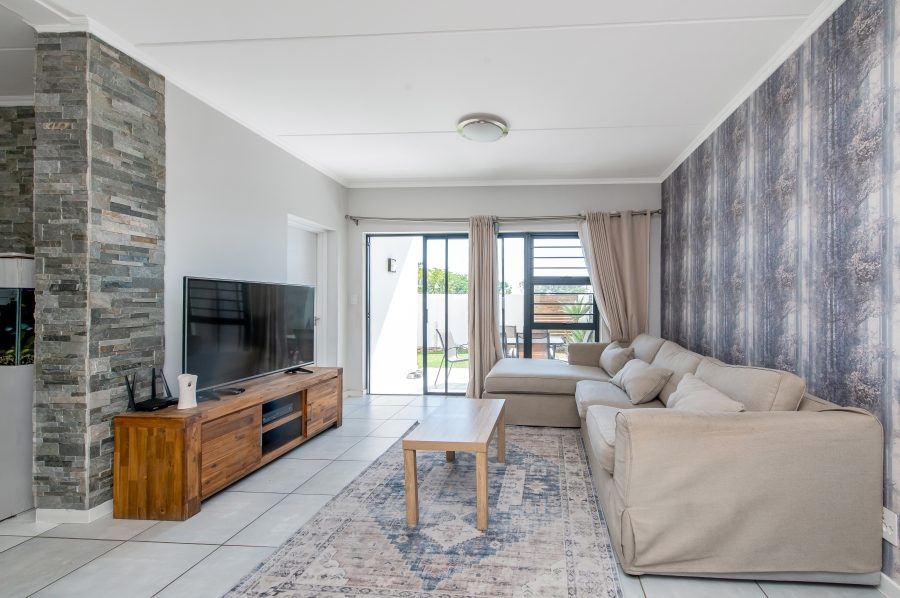 3 Bedroom Property for Sale in Crowthorne AH Gauteng