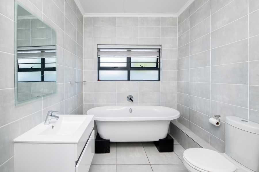 3 Bedroom Property for Sale in Crowthorne AH Gauteng