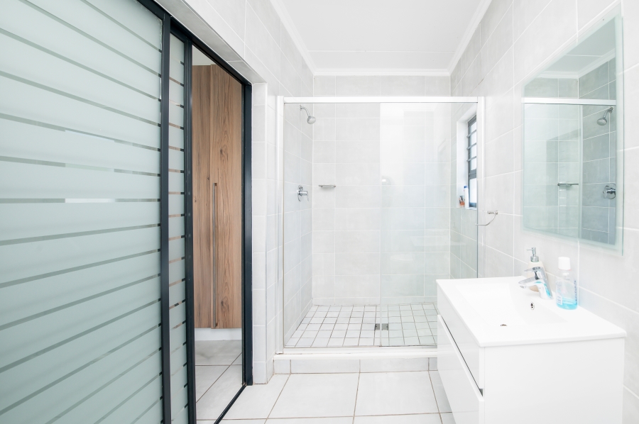 3 Bedroom Property for Sale in Crowthorne AH Gauteng