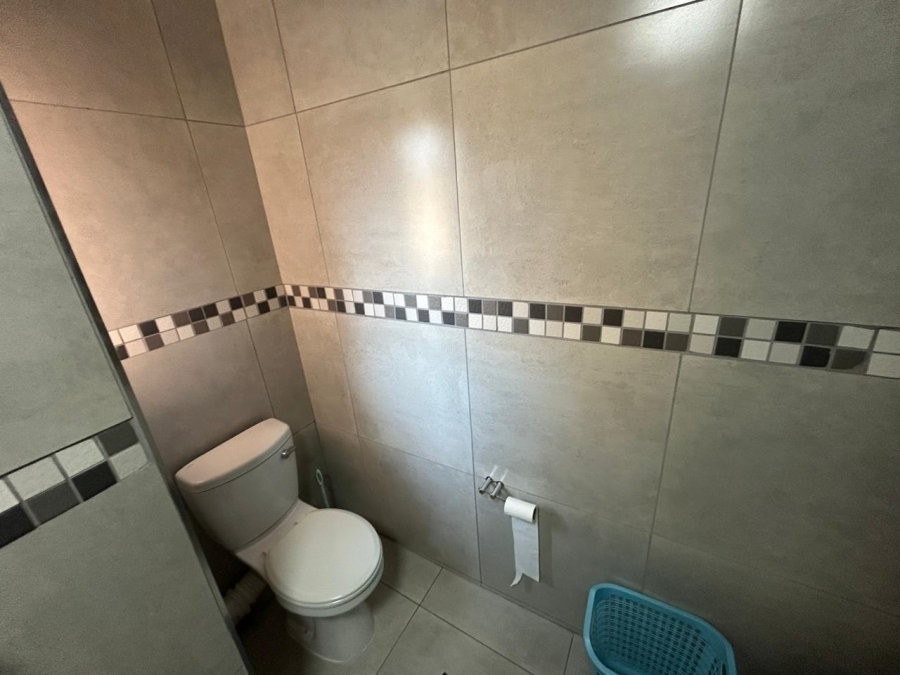 2 Bedroom Property for Sale in Kenleaf Gauteng