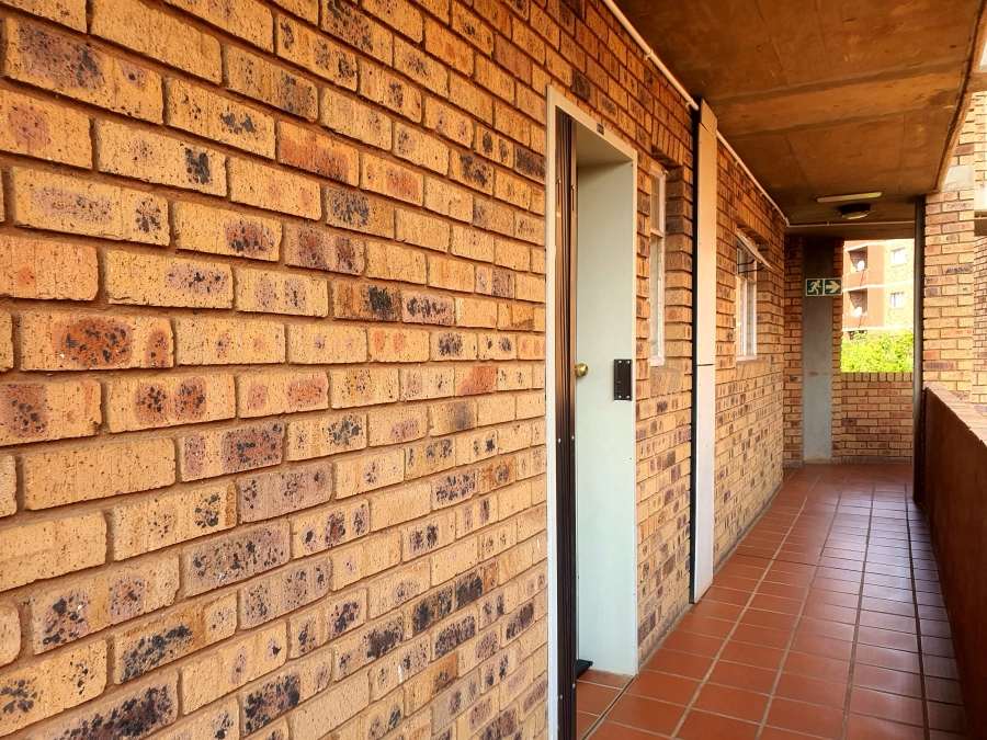 2 Bedroom Property for Sale in Zwartkop Gauteng