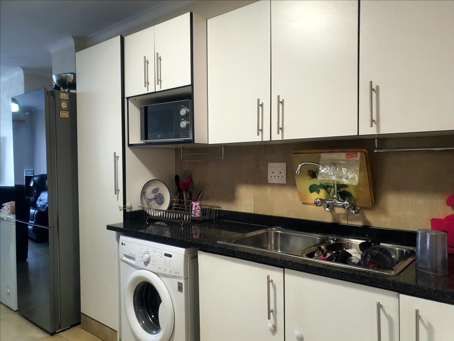 2 Bedroom Property for Sale in Zwartkop Gauteng