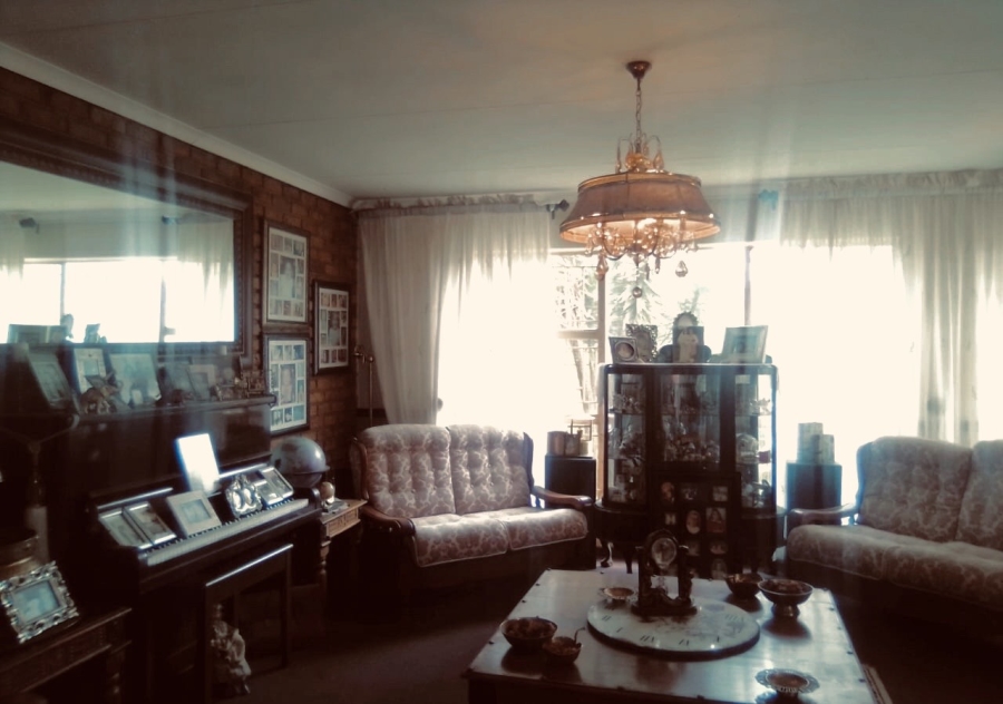 5 Bedroom Property for Sale in Dersley Gauteng