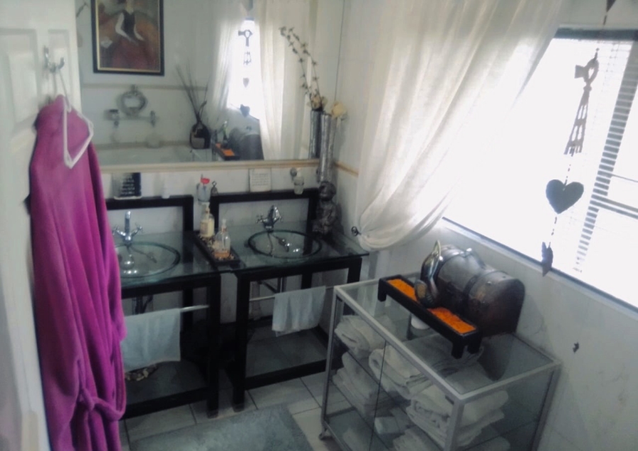 5 Bedroom Property for Sale in Dersley Gauteng