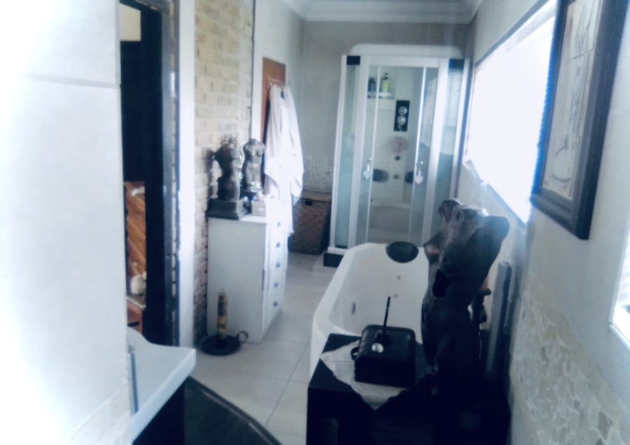 5 Bedroom Property for Sale in Dersley Gauteng