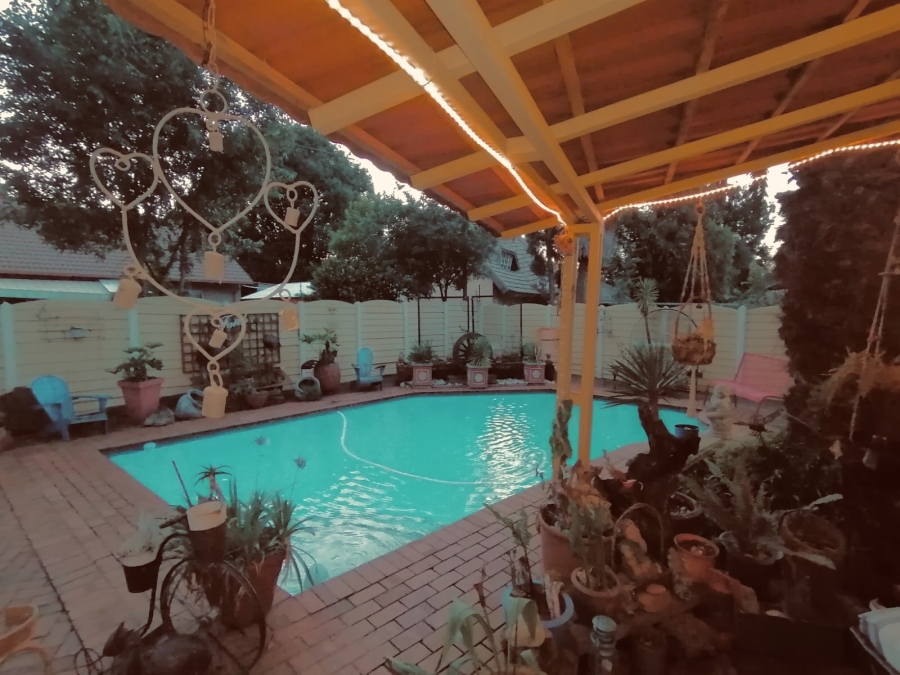 5 Bedroom Property for Sale in Dersley Gauteng