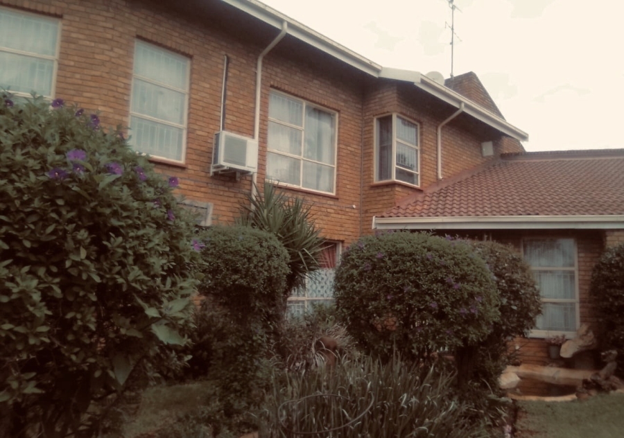 5 Bedroom Property for Sale in Dersley Gauteng