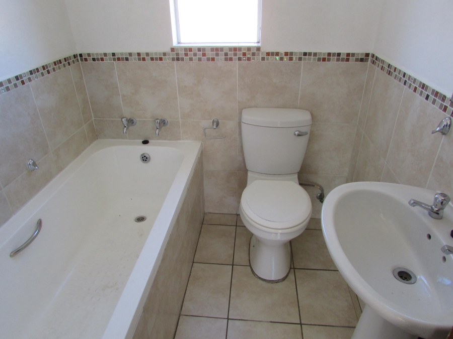 2 Bedroom Property for Sale in Finsbury Gauteng