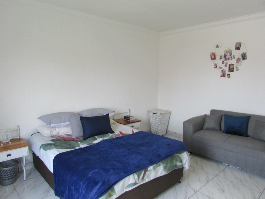 2 Bedroom Property for Sale in Eike Park Gauteng