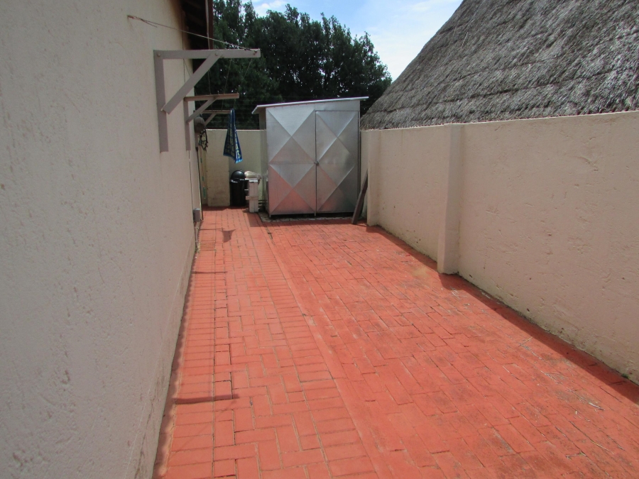 2 Bedroom Property for Sale in Eike Park Gauteng