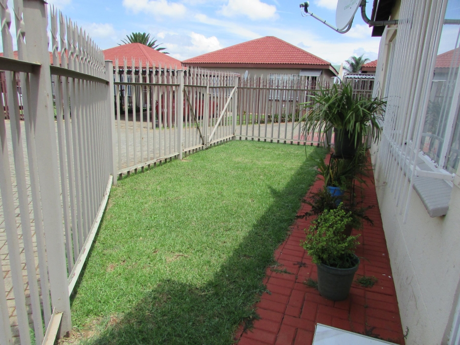 2 Bedroom Property for Sale in Eike Park Gauteng