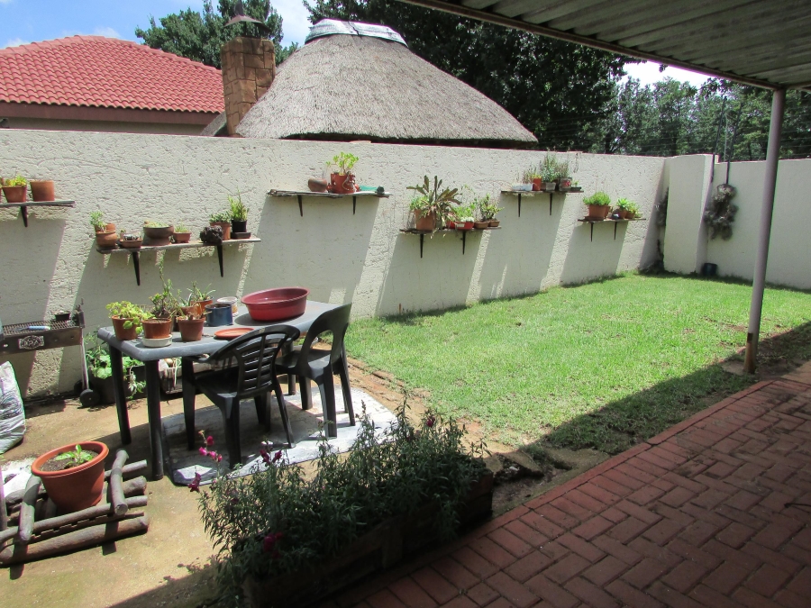 2 Bedroom Property for Sale in Eike Park Gauteng