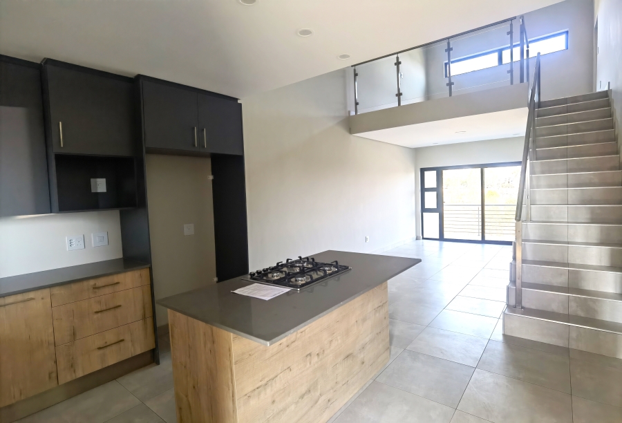 4 Bedroom Property for Sale in Die Hoewes Gauteng