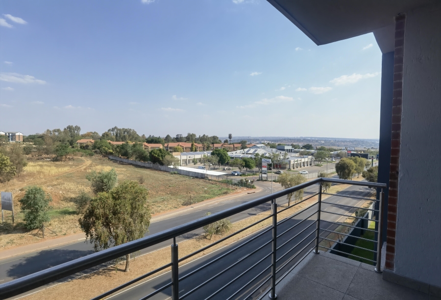 4 Bedroom Property for Sale in Die Hoewes Gauteng