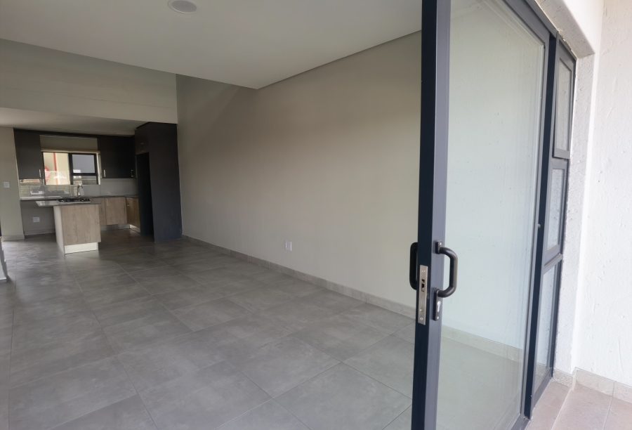 4 Bedroom Property for Sale in Die Hoewes Gauteng