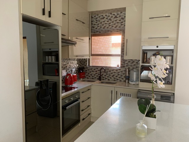 2 Bedroom Property for Sale in Pretorius Park Gauteng