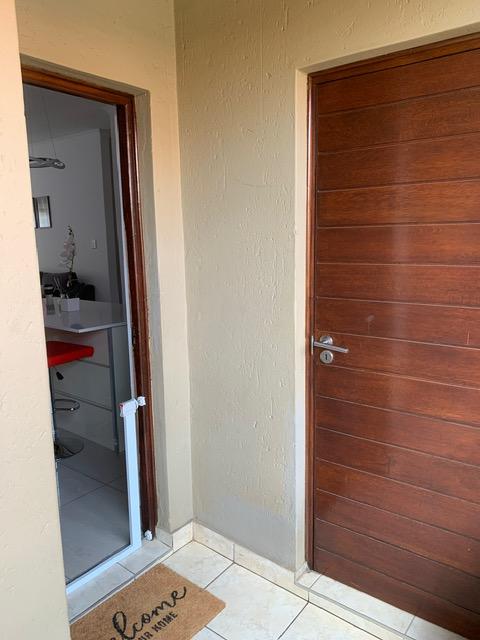 2 Bedroom Property for Sale in Pretorius Park Gauteng