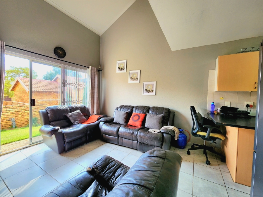 3 Bedroom Property for Sale in Wilgeheuwel Gauteng