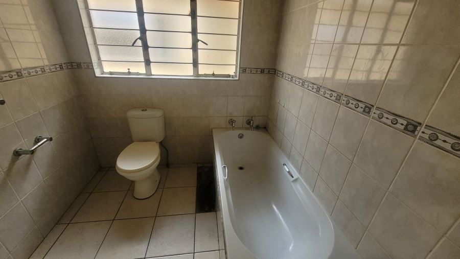 3 Bedroom Property for Sale in Dersley Gauteng