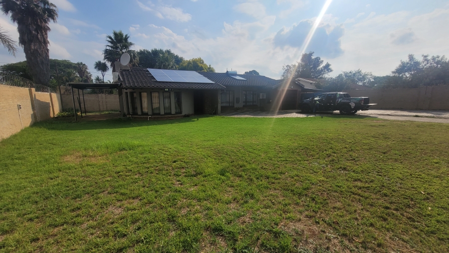 3 Bedroom Property for Sale in Dersley Gauteng