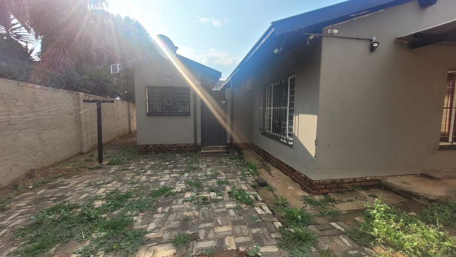 3 Bedroom Property for Sale in Dersley Gauteng