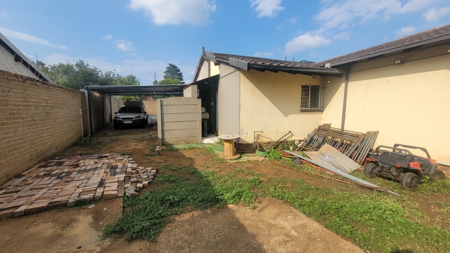 3 Bedroom Property for Sale in Dersley Gauteng