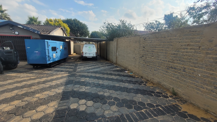 3 Bedroom Property for Sale in Dersley Gauteng