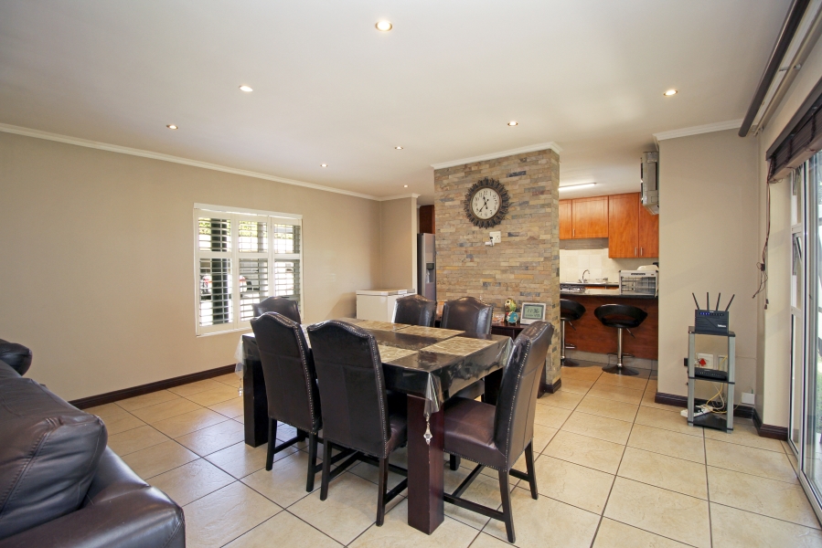 3 Bedroom Property for Sale in Waverley Gauteng
