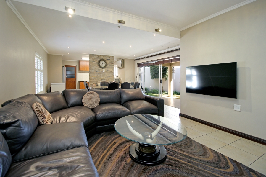 3 Bedroom Property for Sale in Waverley Gauteng